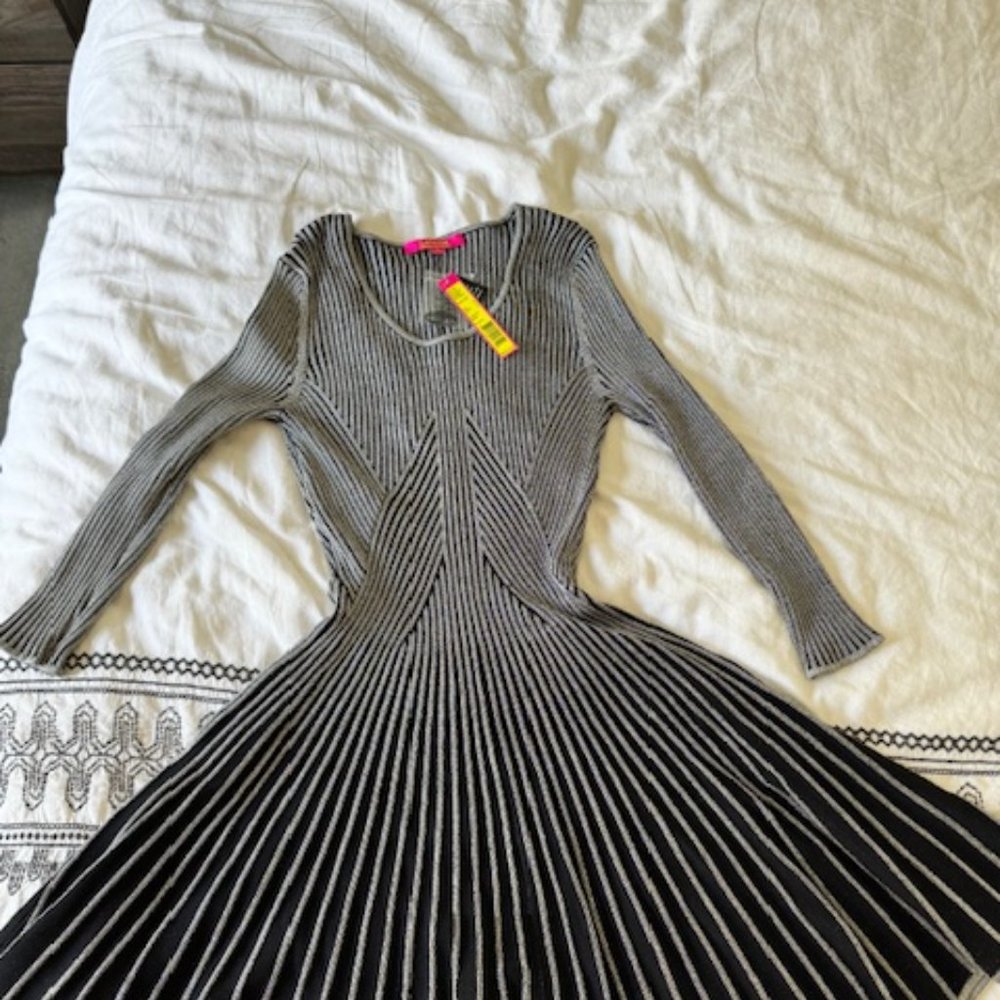 Catherine Malandrino long sleeve, knit, silver/black stretchy dress - size Small